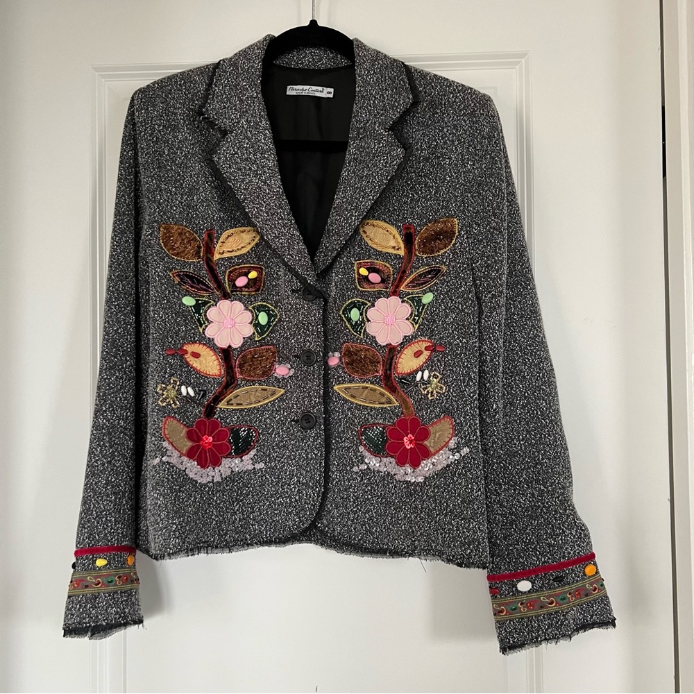 Paradyz Couture Boucle Knit, Fringe Trim, Embroidered Jacket Size 8. Pre-owned